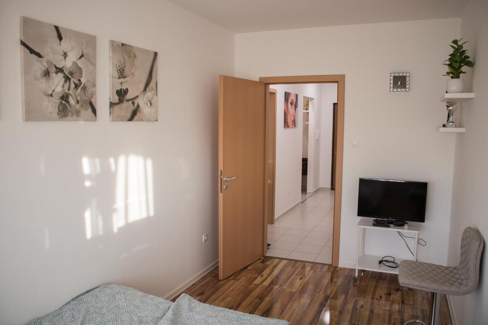 Apartamento Tp Spacious Stylish Free Parking Szeged Exterior foto